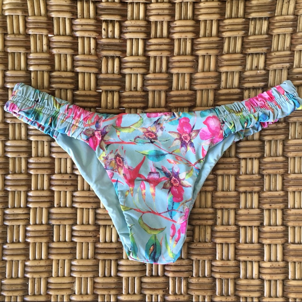 Floral print & baby blue reversible San Lorenzo Bikini bottom. XS